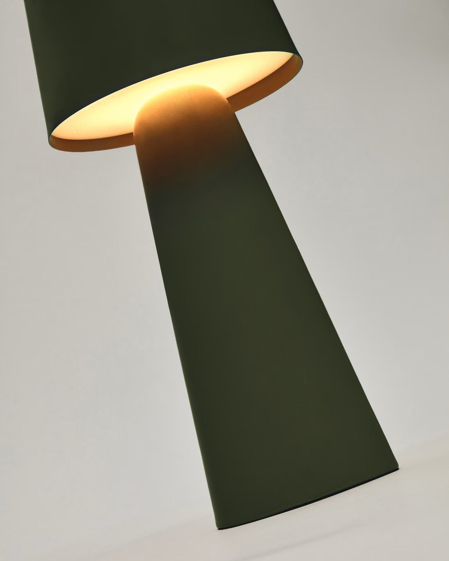 Lampada da tavolo grande da esterni Arenys verde