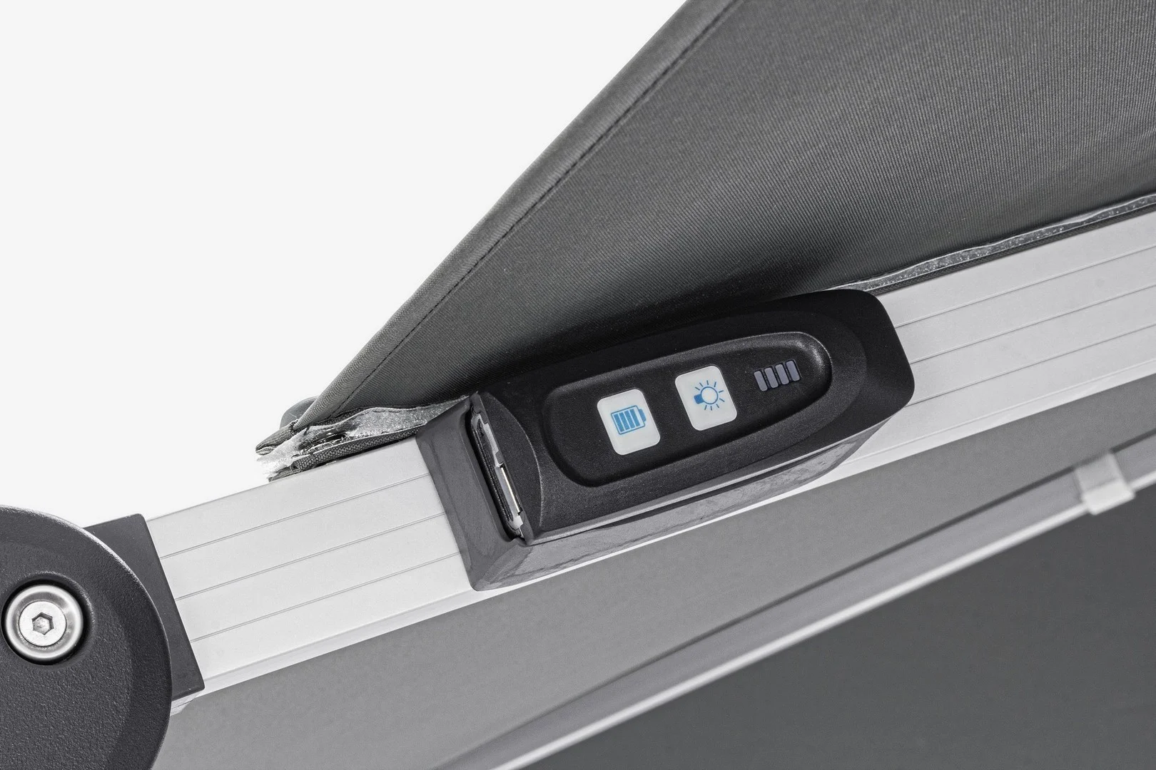 Ombrellone a braccio INES con luci LED in alluminio anodizzato e telo grigio scuro 3×4