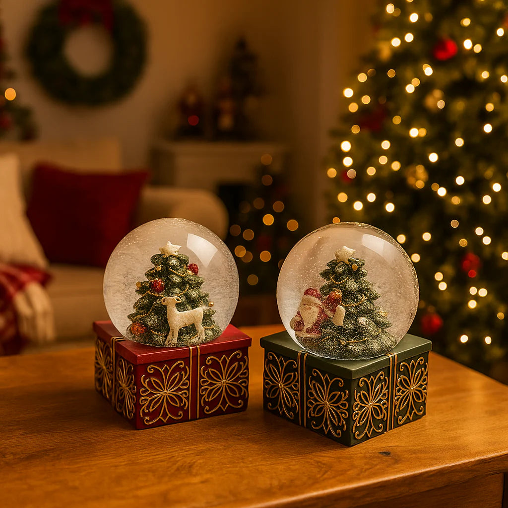 Carillon con sfera d'acqua con Babbo Natale e Renna h  14,5 cm