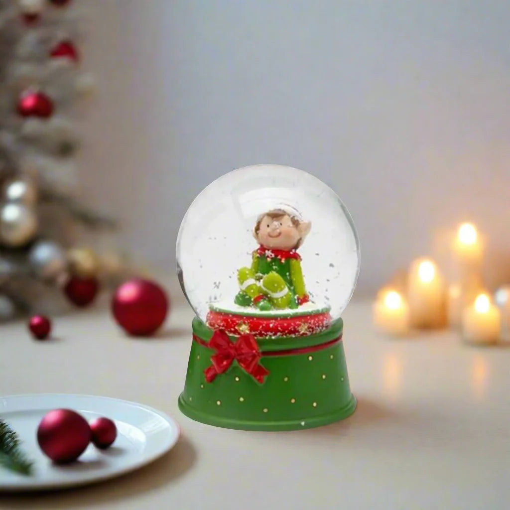 Sfera con elfo sdraiato in vetro decorazione natalizia da 9 cm