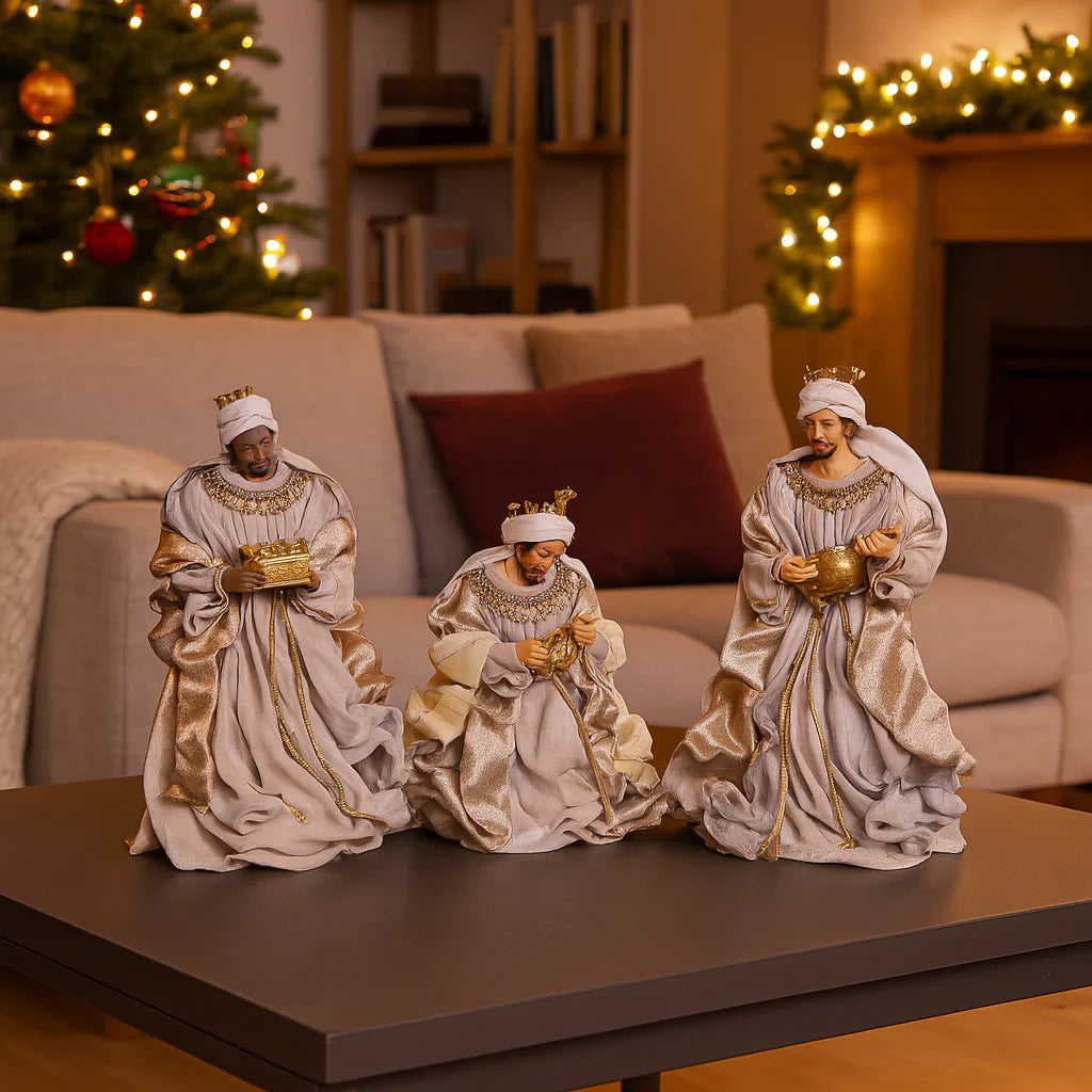 3 Re Magi  vestiti in tessuto da 36 cm