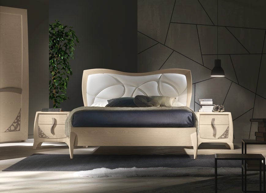Letto matrimoniale sagomato imbottito