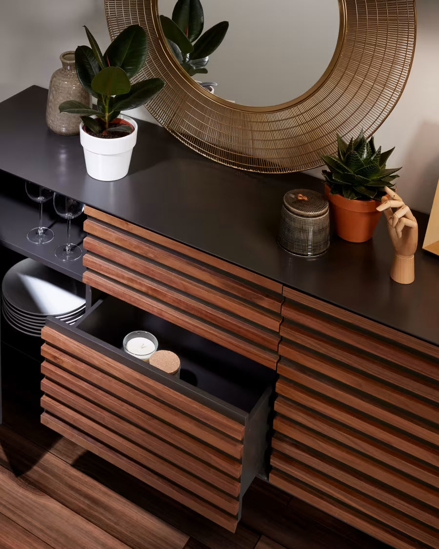 Credenza Kesia 2 ante impiallacciato noce e acciaio verniciato nero 162 x 74 cm