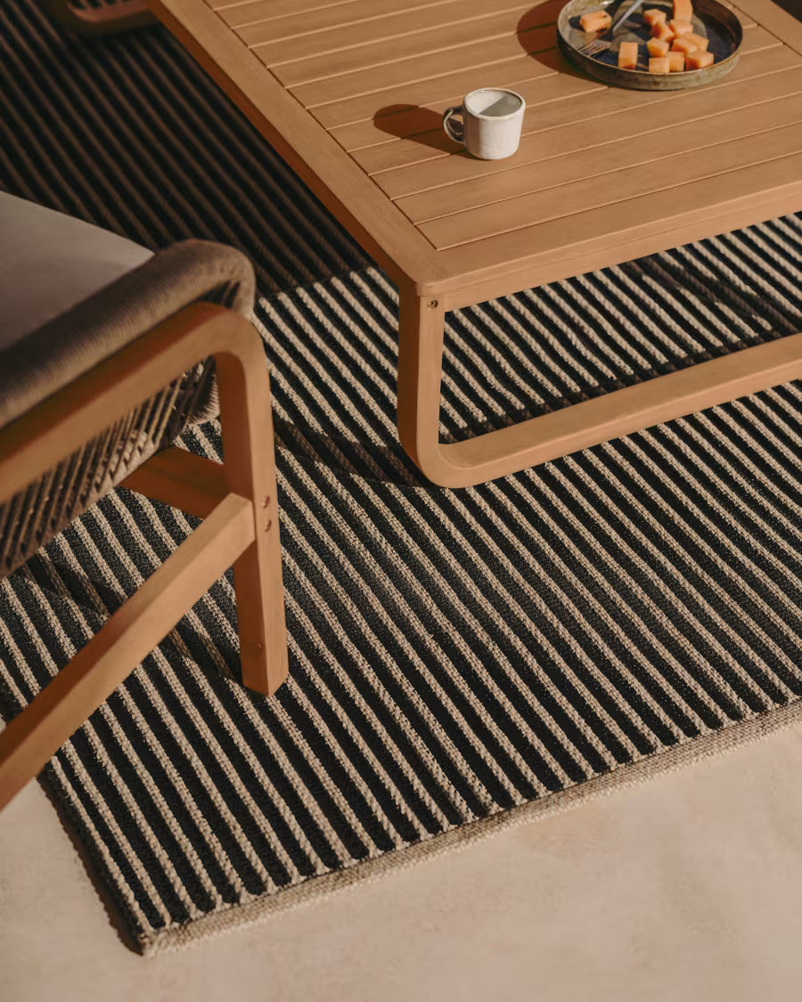Tappeto Satanca in fibre sintetiche a righe beige e nere 160 x 230 cm