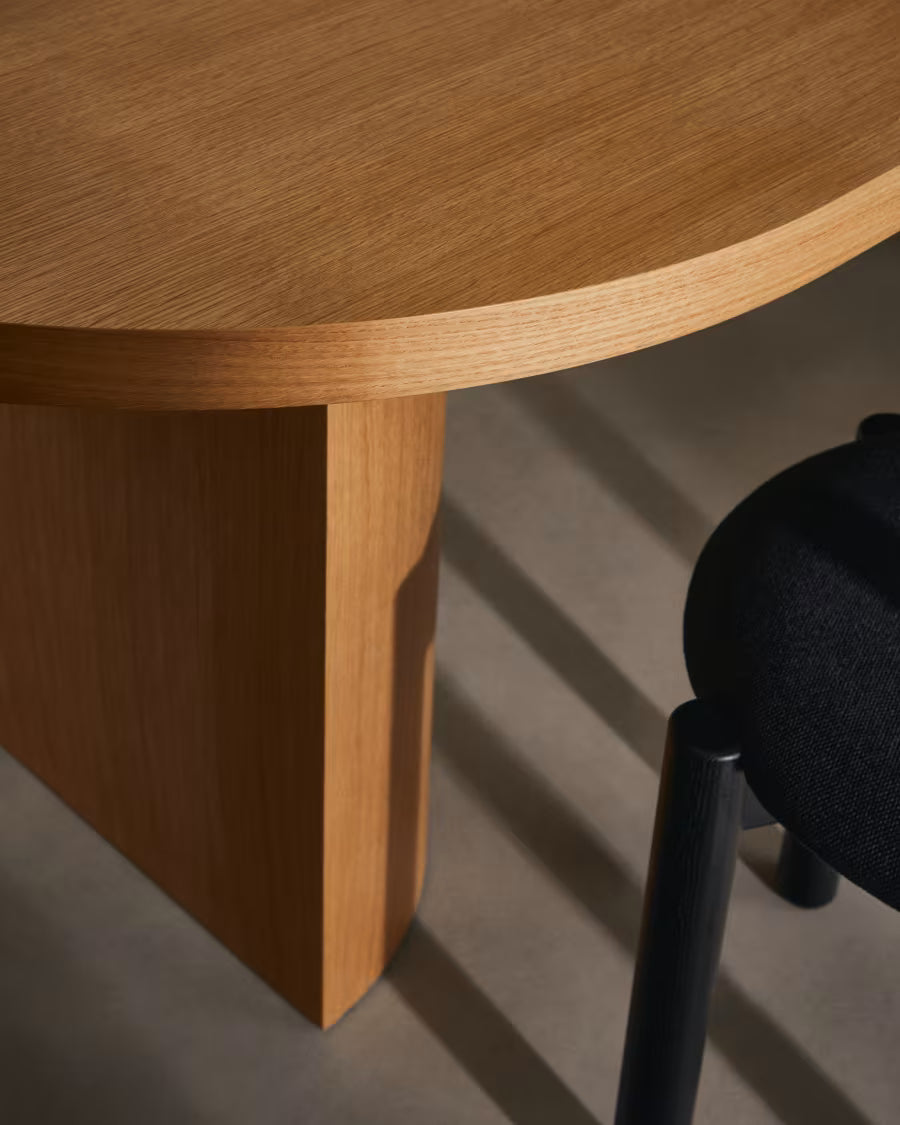 Tavolo Nealy con impiallacciatura in rovere e finitura naturale 200 x 100 cm