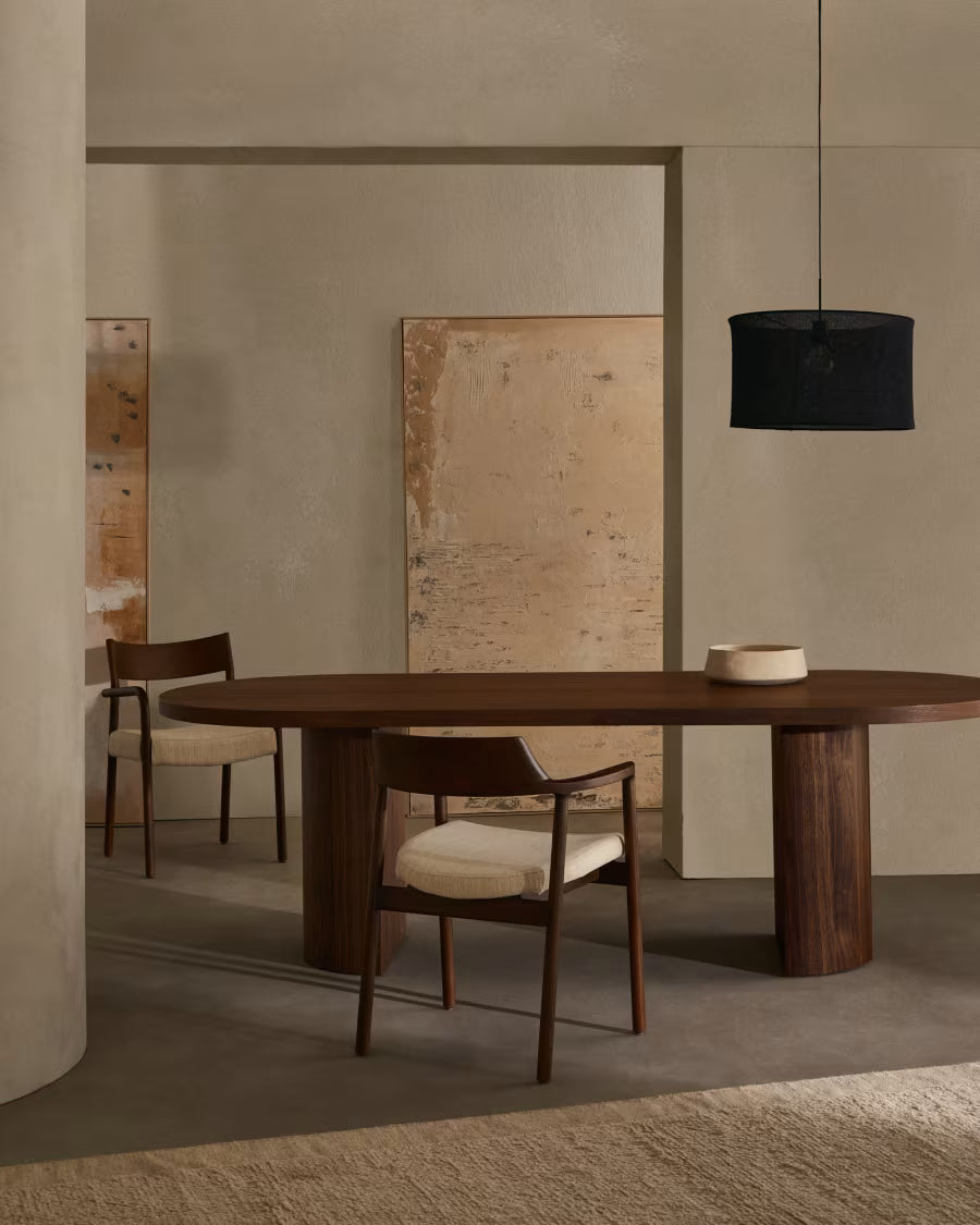 Tavolo Nealy con impiallacciatura in noce e finitura scura 240 x 100 cm