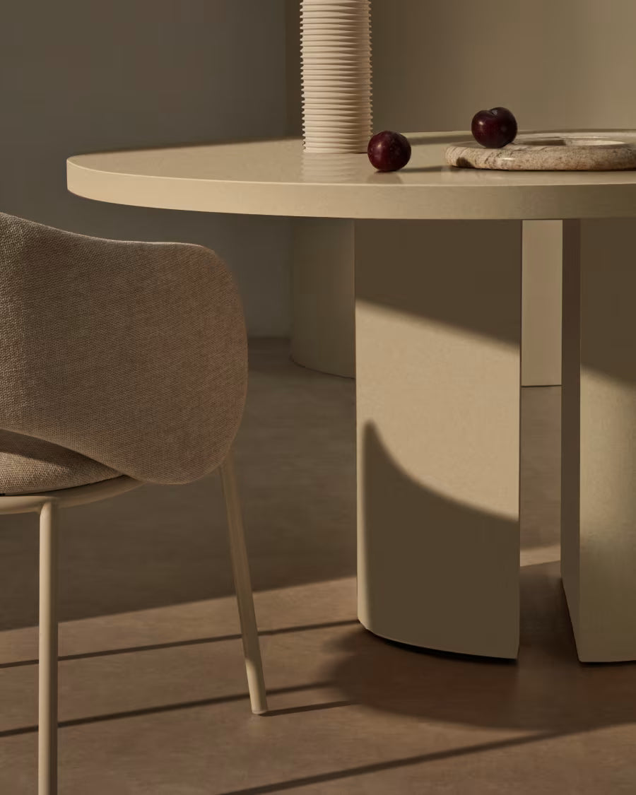 Tavolo rotondo Nealy DM laccato con finitura écru Ø 150 cm