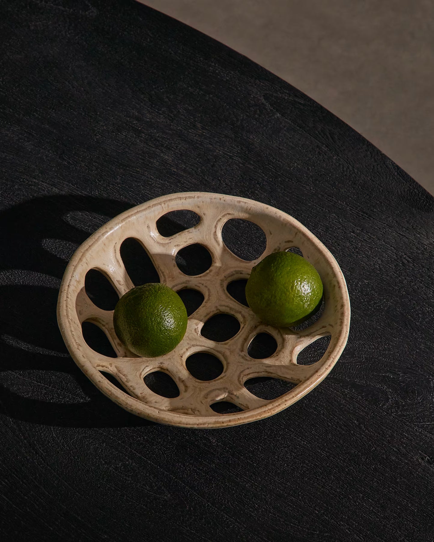 Portafrutta piccolo Zunel in ceramica beige