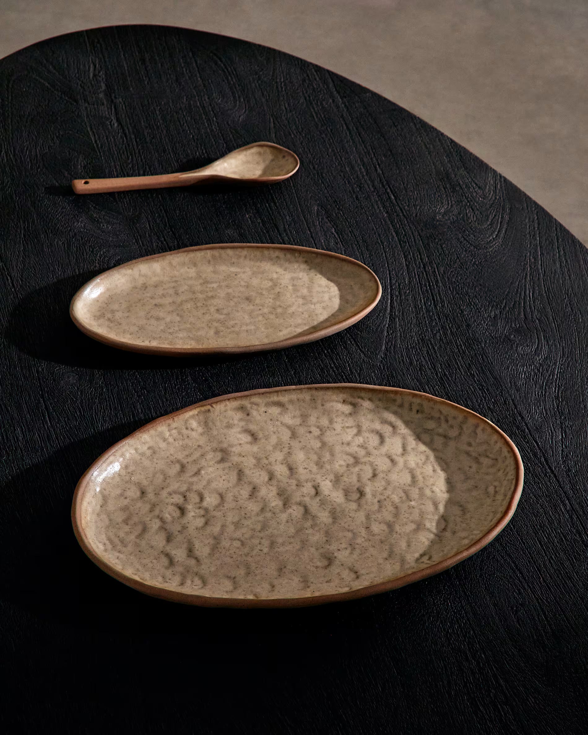 Set Zunel di 2 piatti e 1 cucchiaio in ceramica beige