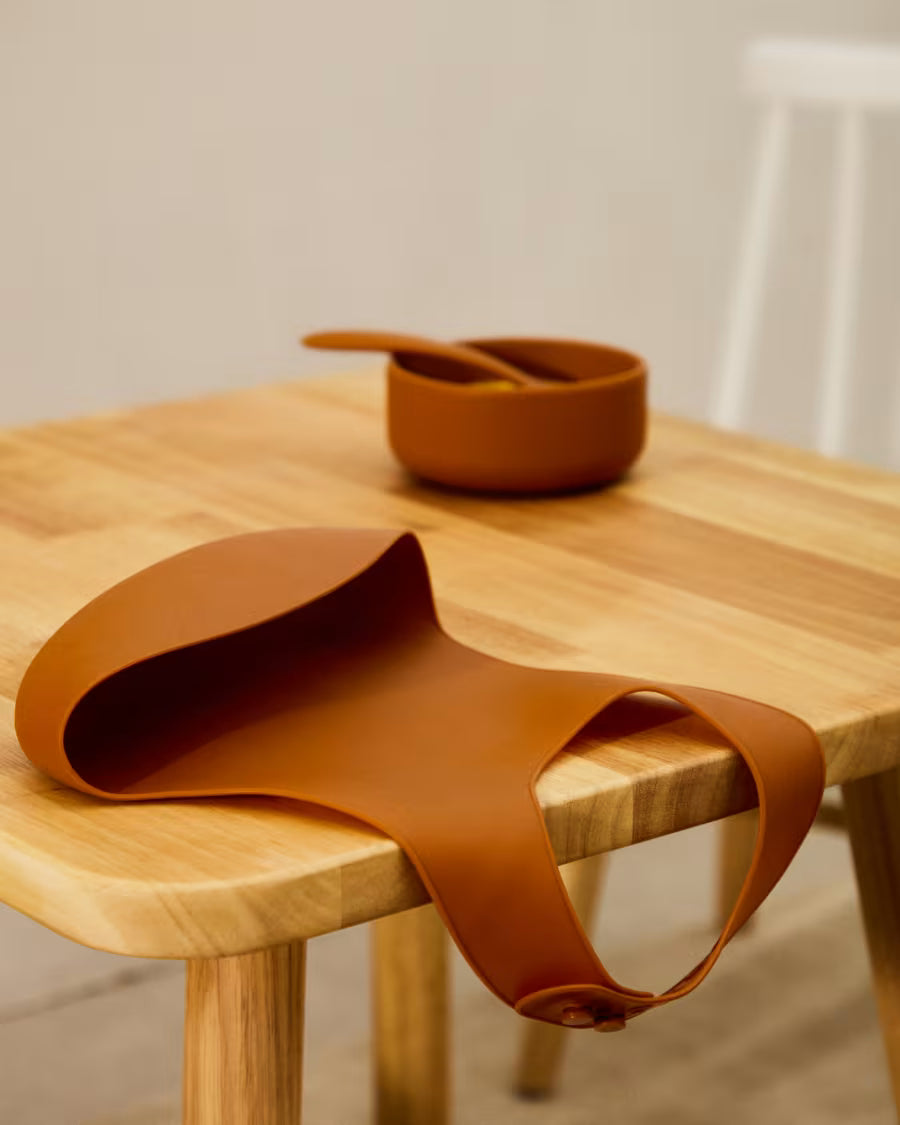 Set Lili 2 bavaglini in silicone arancione e blu