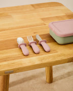 Set Lili cucchiaio, forchetta e coltello in silicone rosa