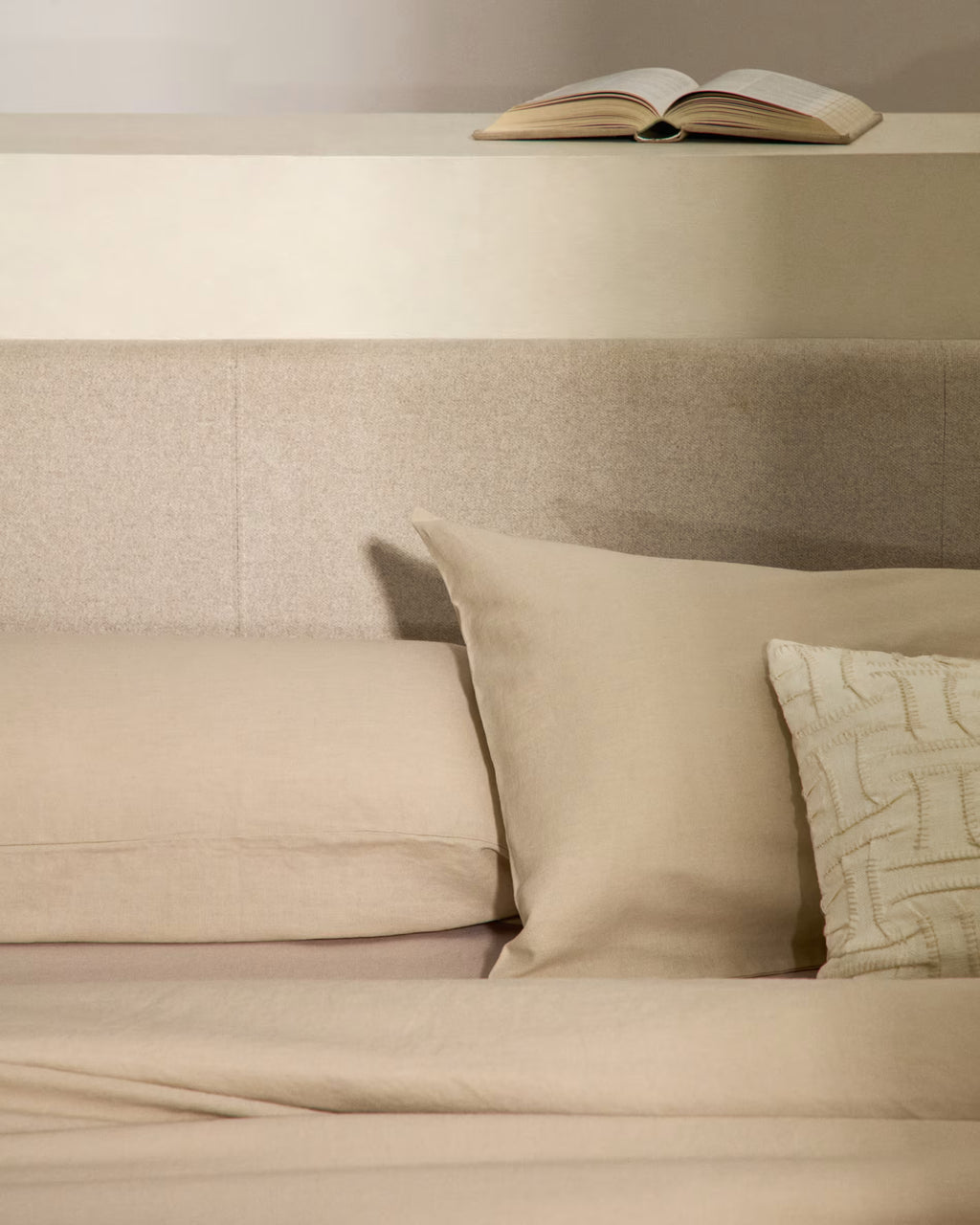 Letto con contenitore Nahiri  160 x 200 cm beige