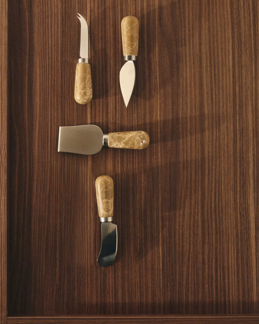 Set di 4 coltelli da formaggio Adoma in marmo beige e acciaio inox