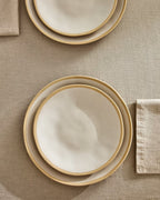 Piatto piano Azir in ceramica beige