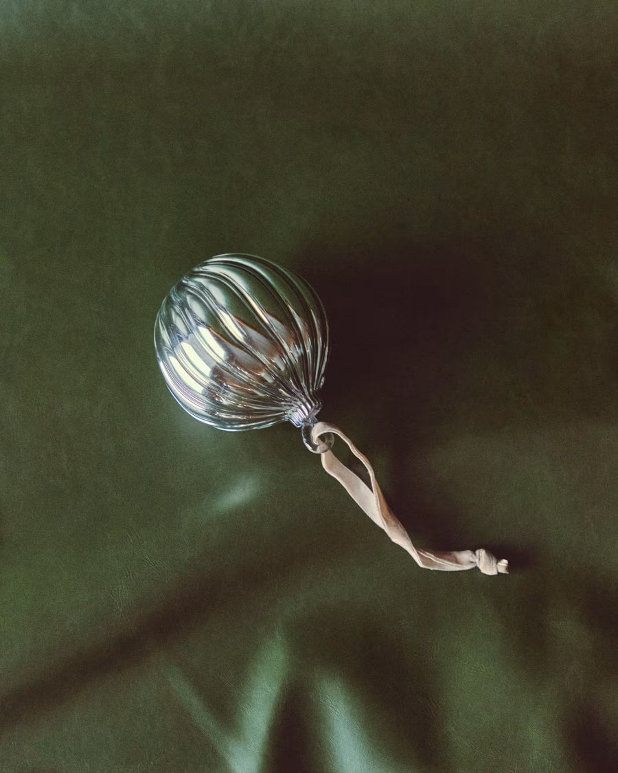 Set Oranel di 2 ornamenti da appendere in vetro riciclato argentato