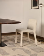 Sedia impilabile Loria in ciniglia beige