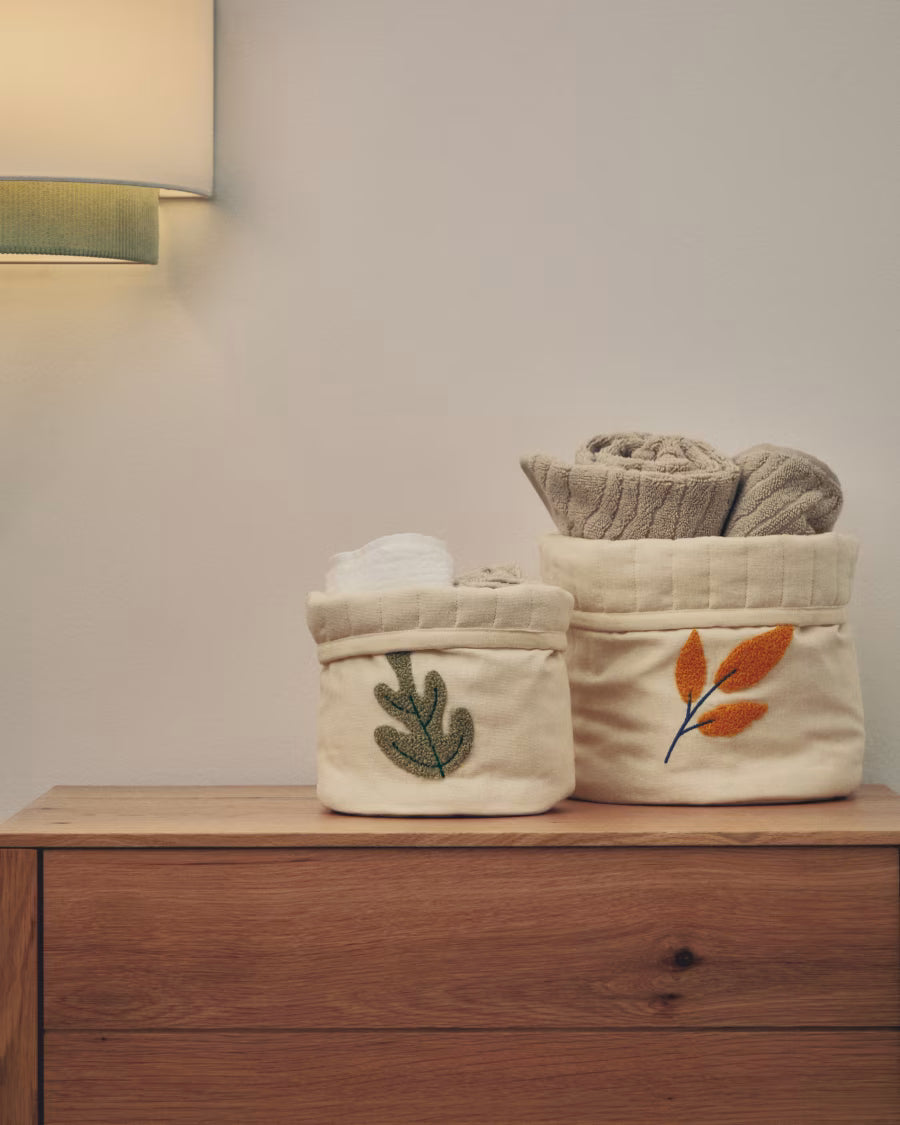 Set Tandani di 2 cesti per bambini in cotone beige con foglie ricamate