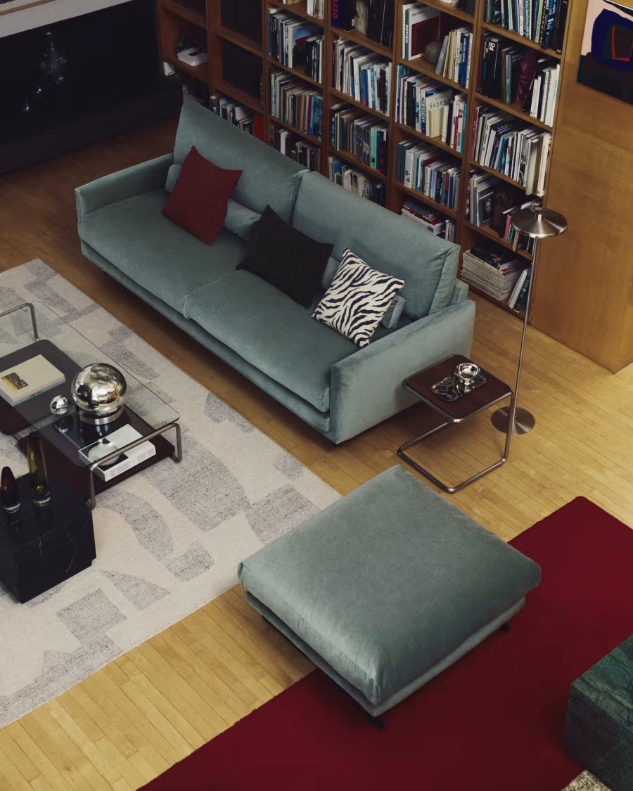 Poggiapiedi Veliro in velluto verde con gambe in acciaio finitura nera 85 x 90 cm FSC Mix Credit