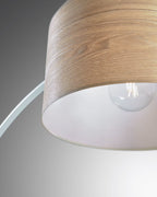 Lampada da terra Juhe in legno di frassino