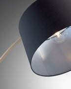 Lampada da terra Juhe metallo dorato e marmo nero