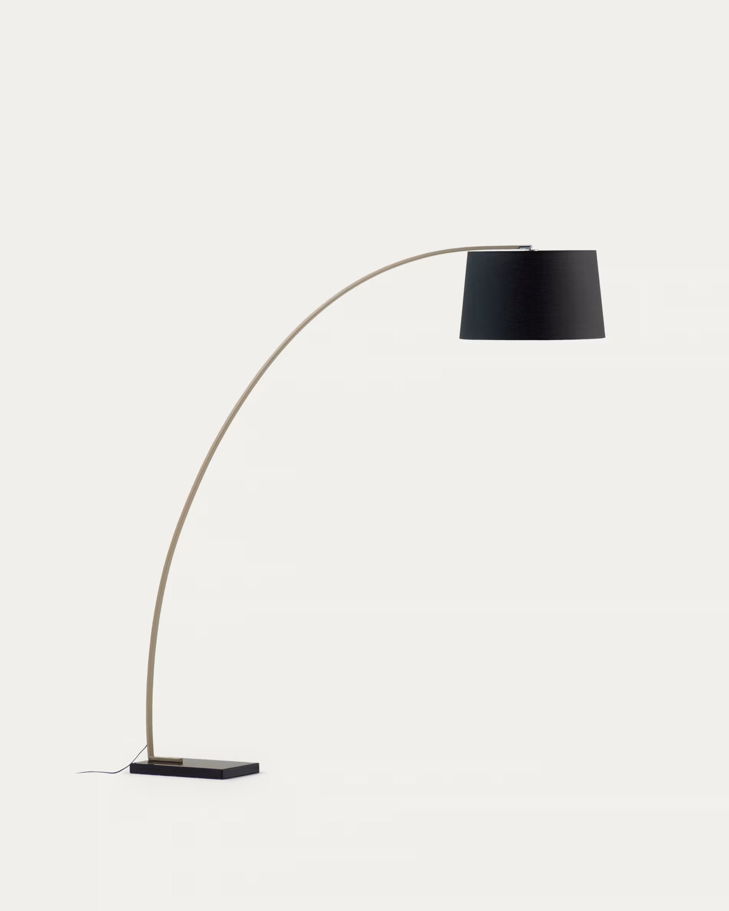 Lampada da terra Juhe metallo dorato e marmo nero