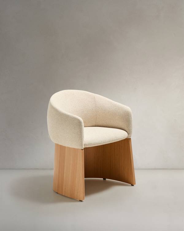 Sedia Bosca in ciniglia beige e impiallacciatura in rovere FSC 100%