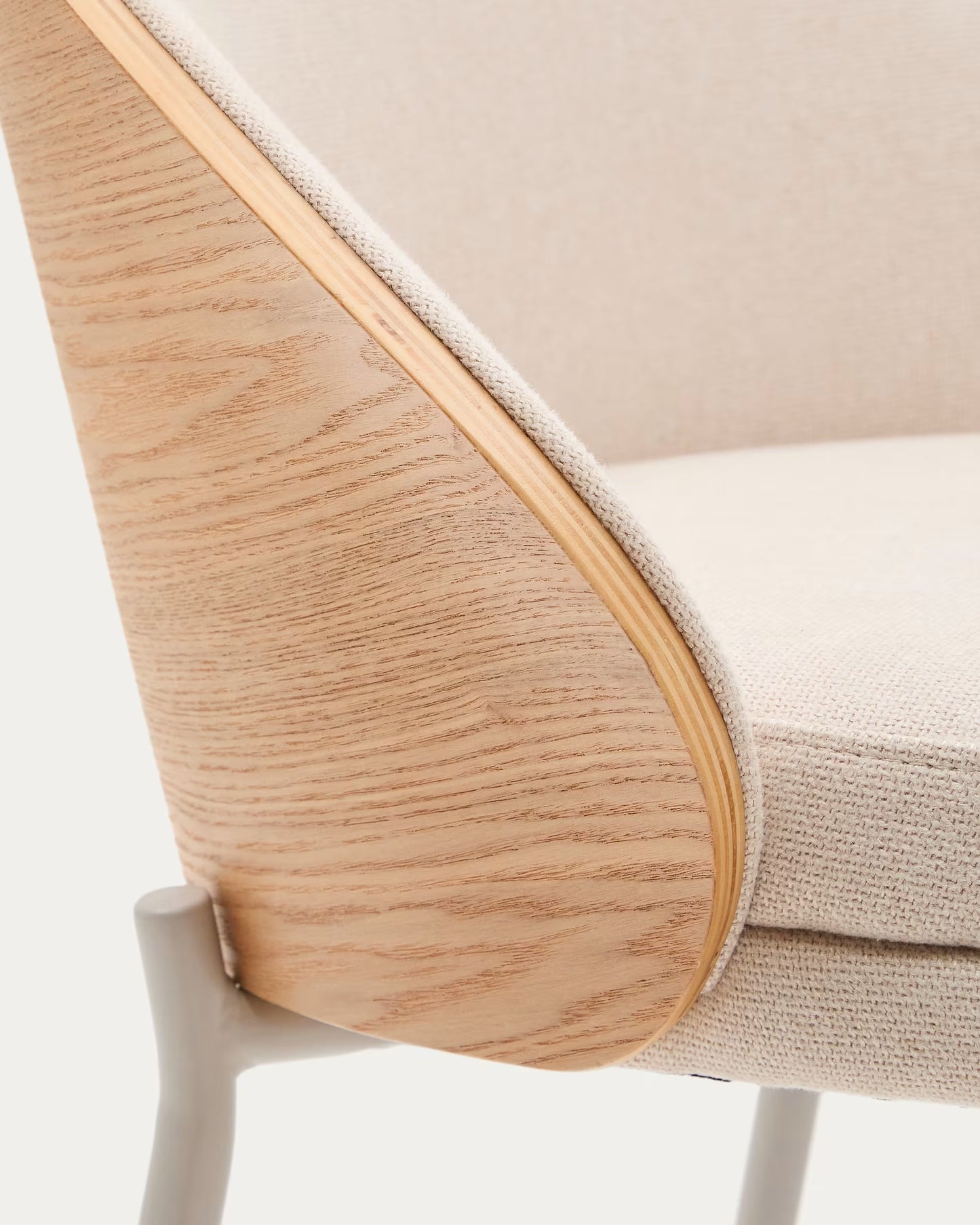 Sgabello Eamy in ciniglia beige 65 cm