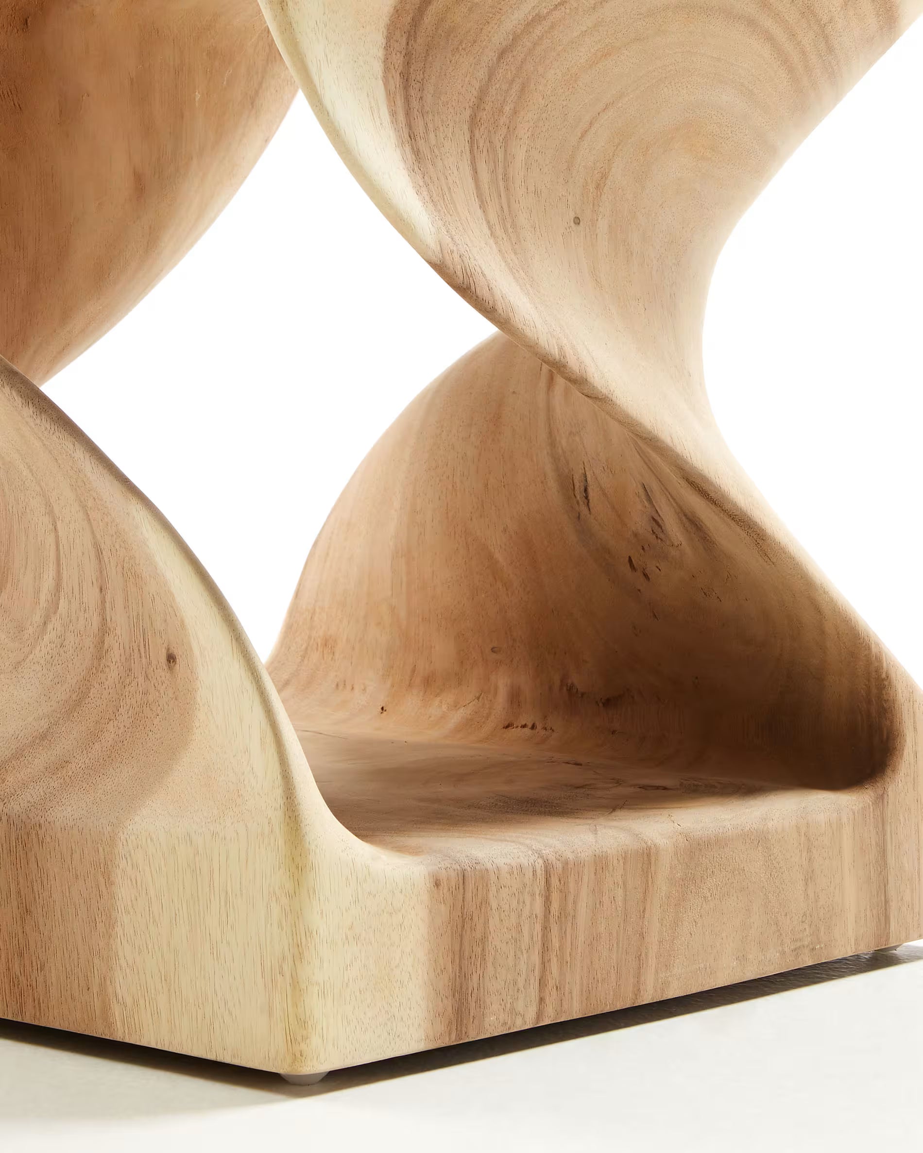 Tavolino Hakon  con interno intagliato