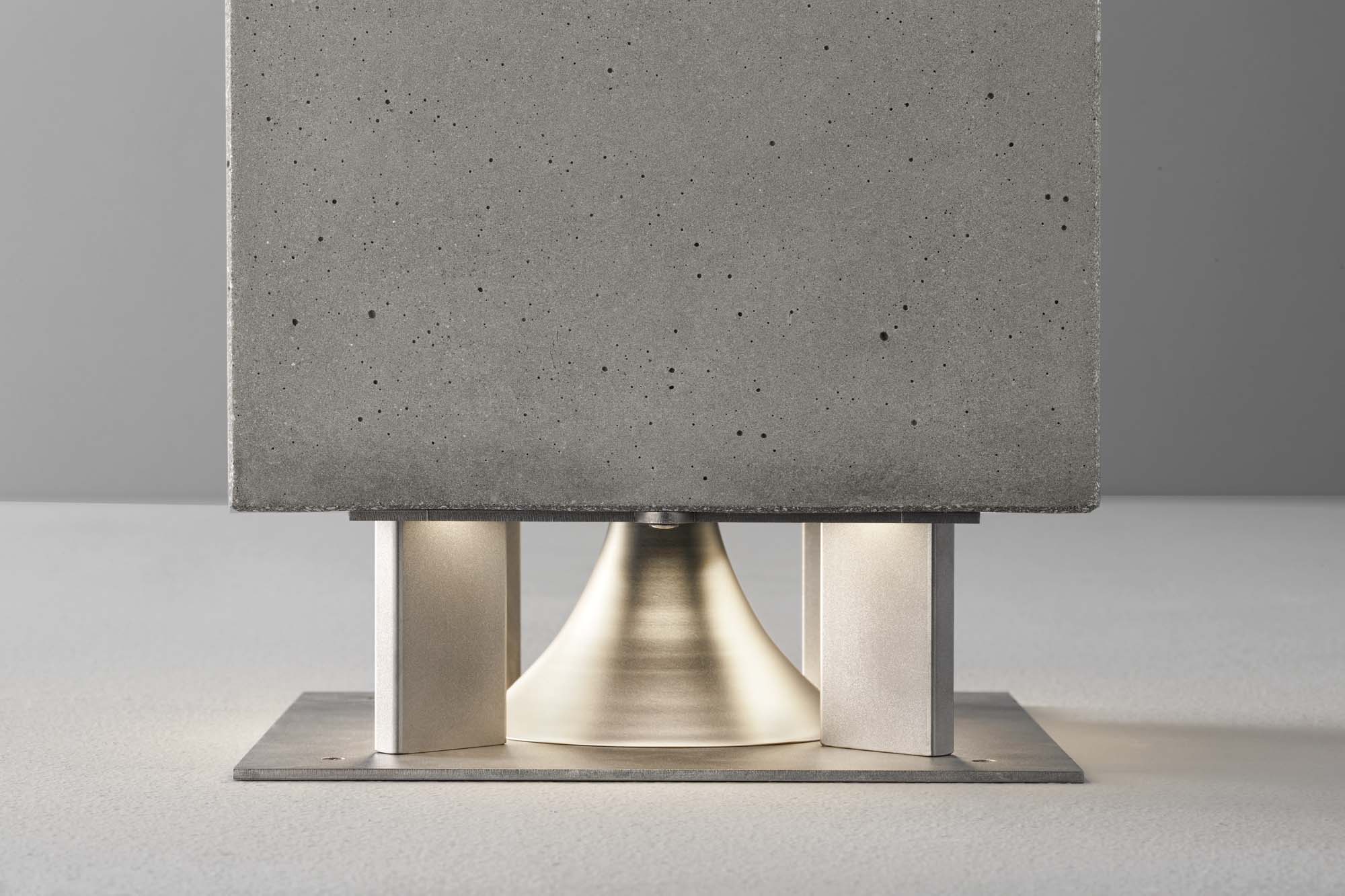 Lampada da terra outdoor con speaker CEMENTO Art. 701