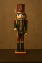 Soldatino schiaccianoci natalizio con vestito rosso e verde 50 cm