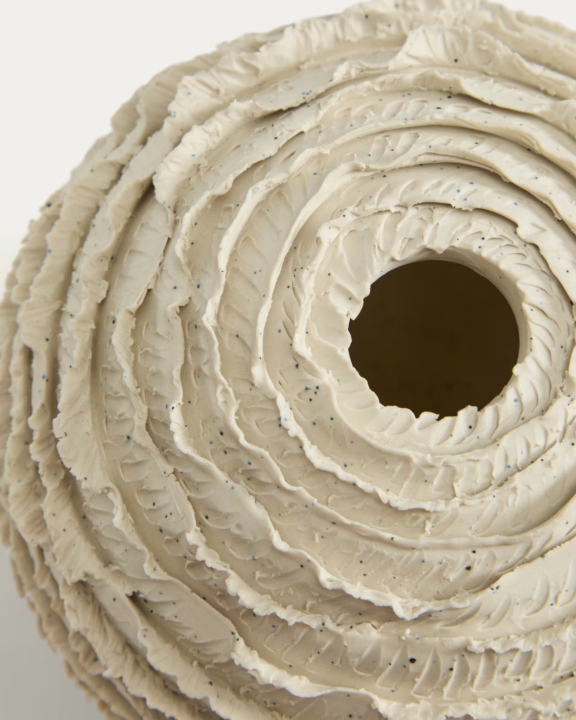 Vaso Evania in ceramica beige 15,5 cm