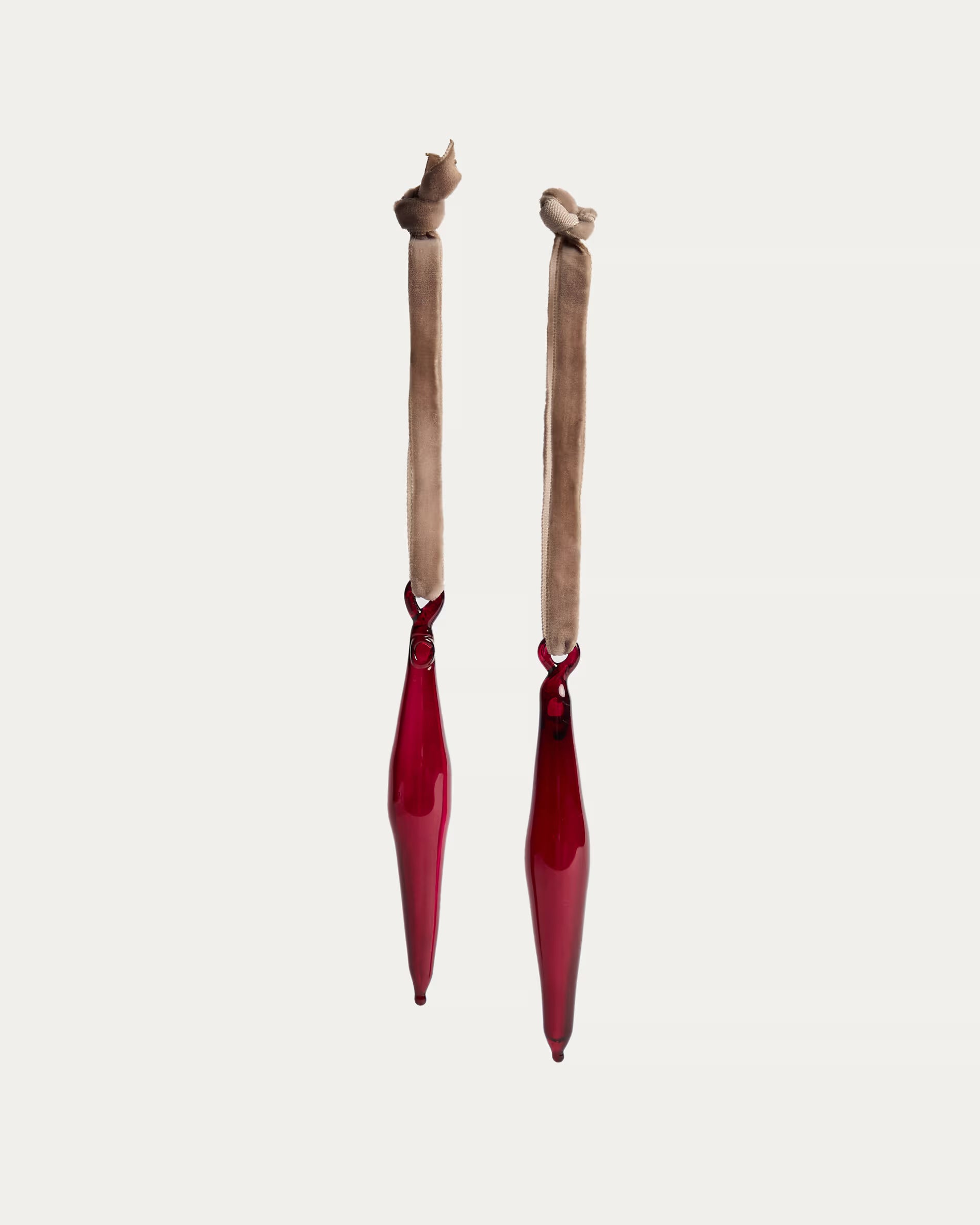 Set Isven di 2 ornamenti da appendere in vetro riciclato rosso 10 cm