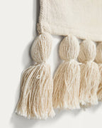 Arazzo Tandani in cotone beige con lettere multicolore e frange 40 x 50 cm