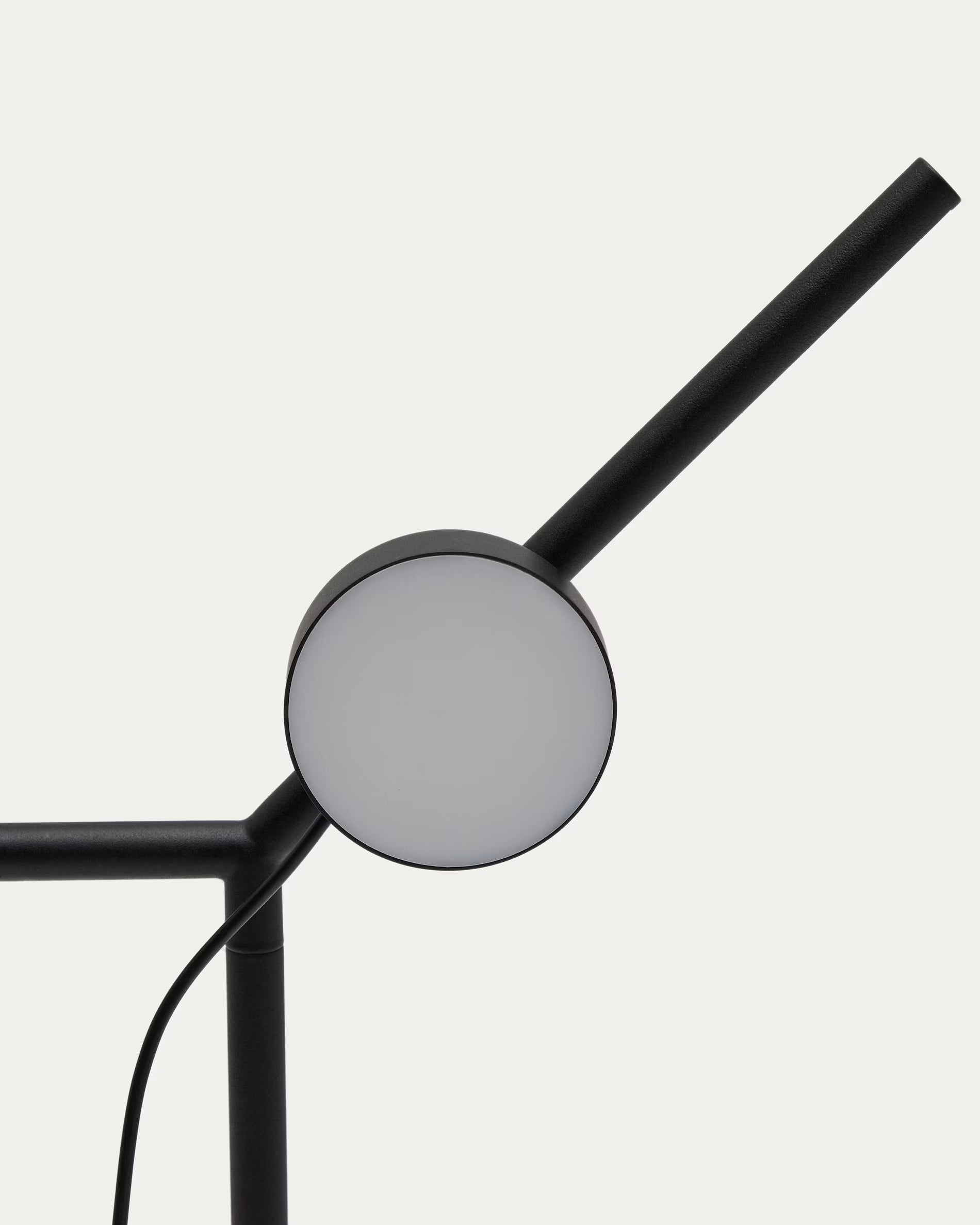 Lampada da terra Orey in metallo nero