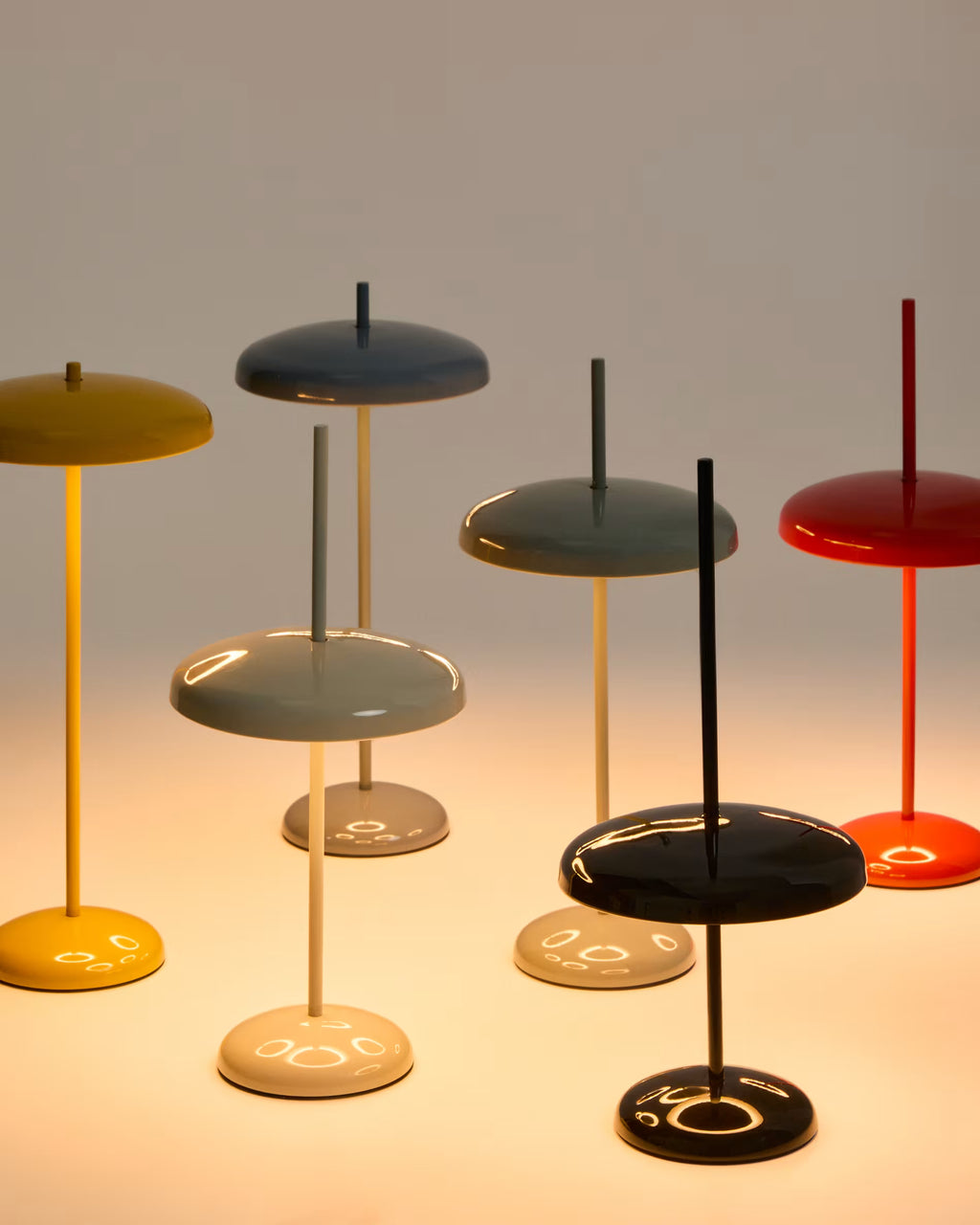 Lampada da tavolo portatile Porte in alluminio giallo