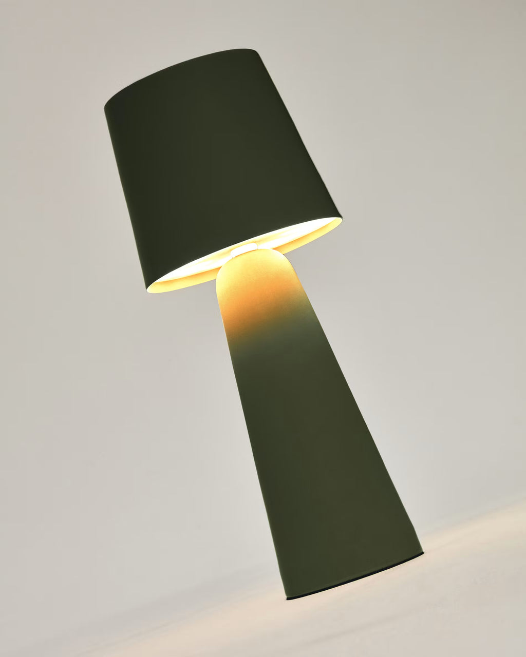 Lampada da tavolo piccola da esterni Arenys verde
