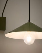 Applique Kally in metallo con finitura verniciata verde