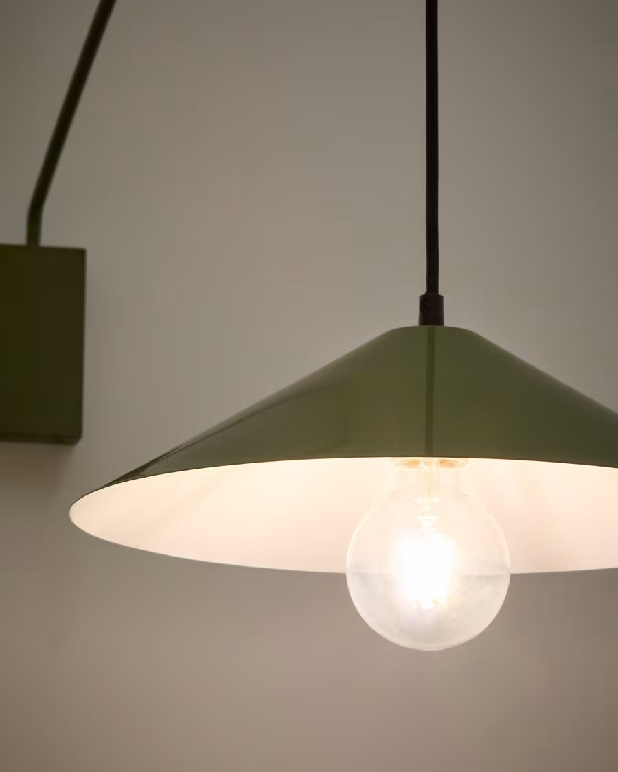 Applique Kally in metallo con finitura verniciata verde