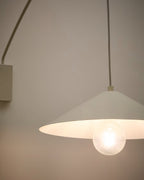 Applique Kally in metallo con finitura verniciata beige