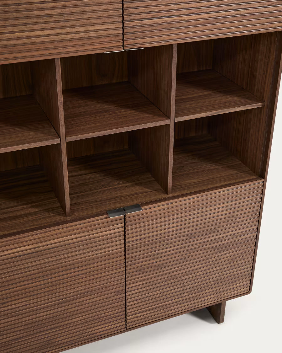 Credenza alta Norlen 4 ante in impiallacciato di noce FSC Mix Credit 100 x 163 cm