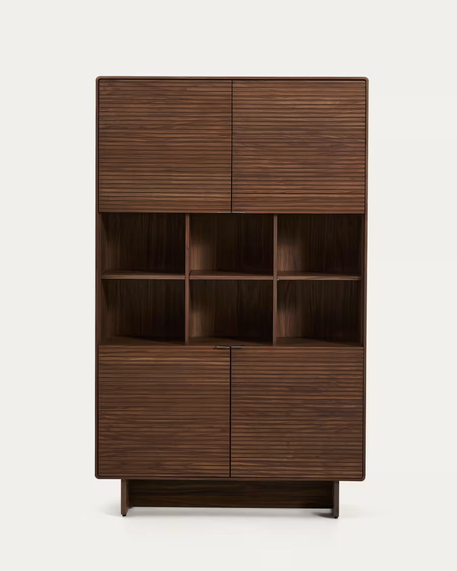 Credenza alta Norlen 4 ante in impiallacciato di noce FSC Mix Credit 100 x 163 cm