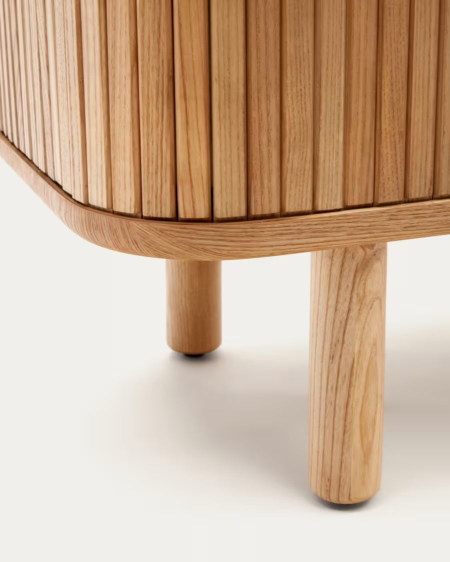 Credenza alta Mailen 2 porte in impiallacciatura di frassino con finitura naturale 110 x 160 cm