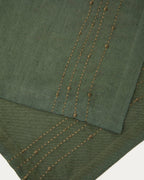 Set di 2 tovaglioli Flia in lino e cotone verde con ricamo in lurex dorato 30 x 30 cm