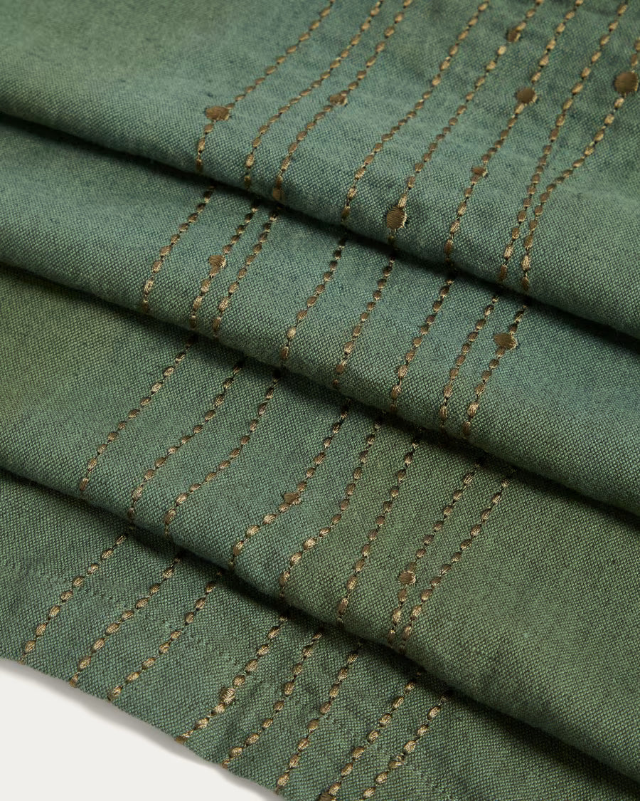 Runner da tavola Flia in lino e cotone verde, con ricamo in lurex verde 50 x 150 cm.
