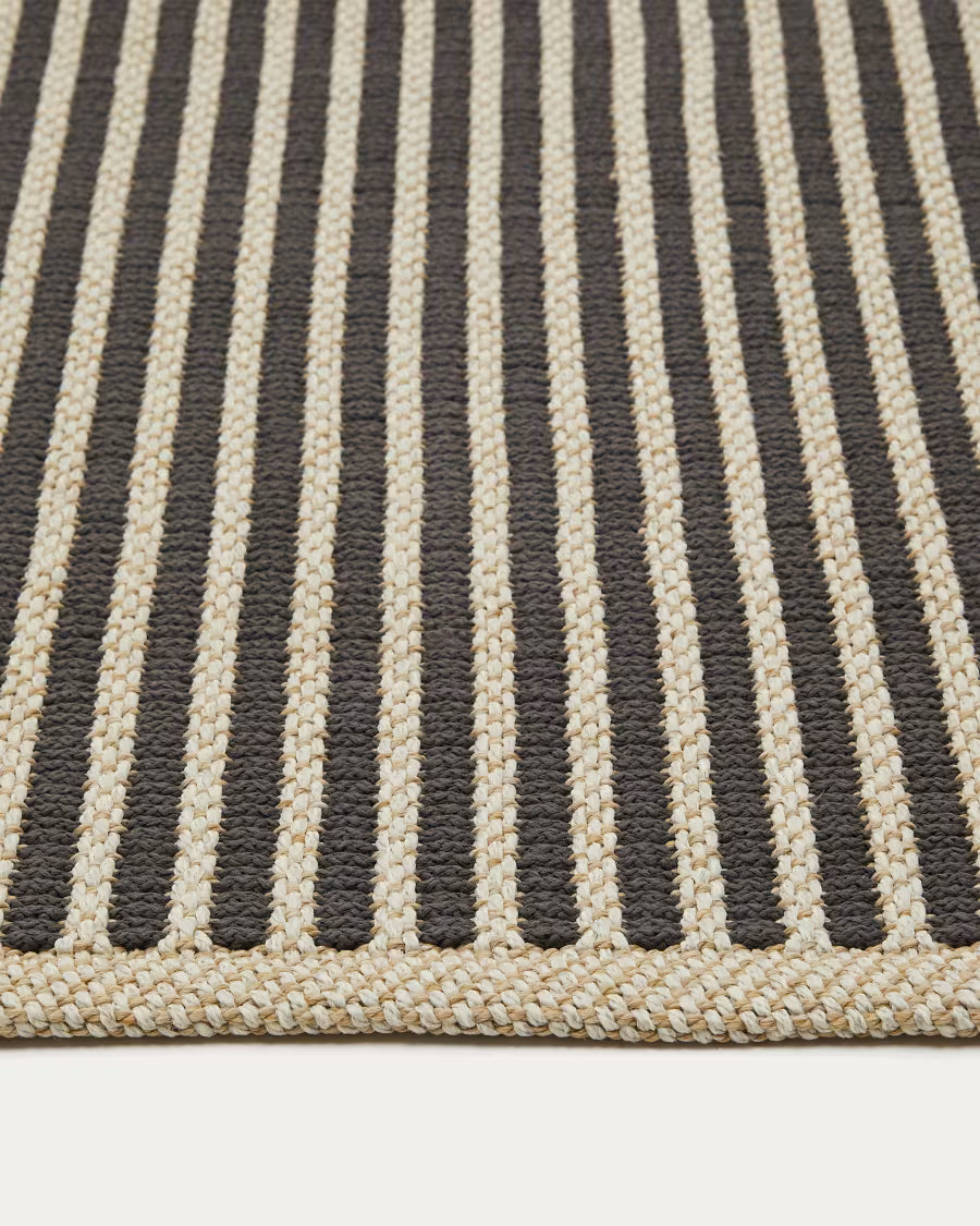 Tappeto Satanca in fibre sintetiche a righe beige e nere 160 x 230 cm