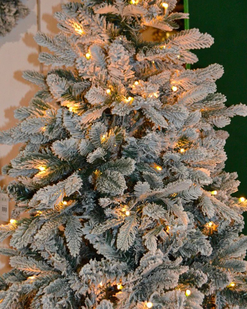 Albero innevato "TIRES" con big LED 180 CM