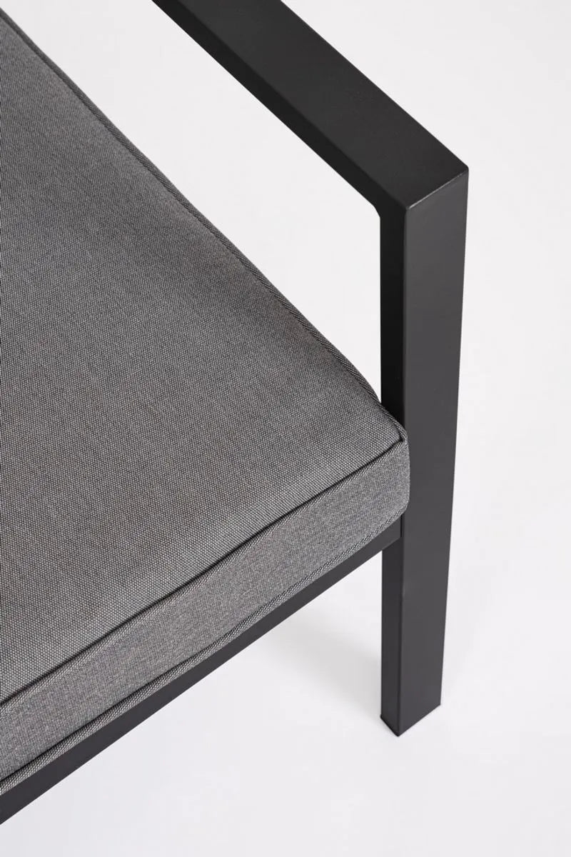 Set salotto HILDE con 1 divano, 2 poltroncine e 1 tavolino in alluminio antracite, con cuscini