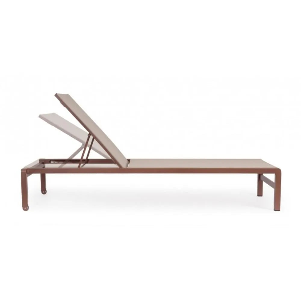 Set di 4 lettini reclinabili KONNOR in alluminio ruggine e textilene tortora, con ruote