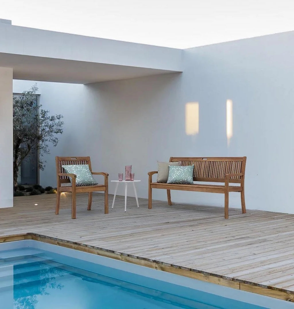 Poltrona NOEMI in legno d’acacia