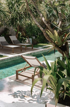 Lettino reclinabile SKIPPER NEW in alluminio color legno e textilene bianco, con ruote